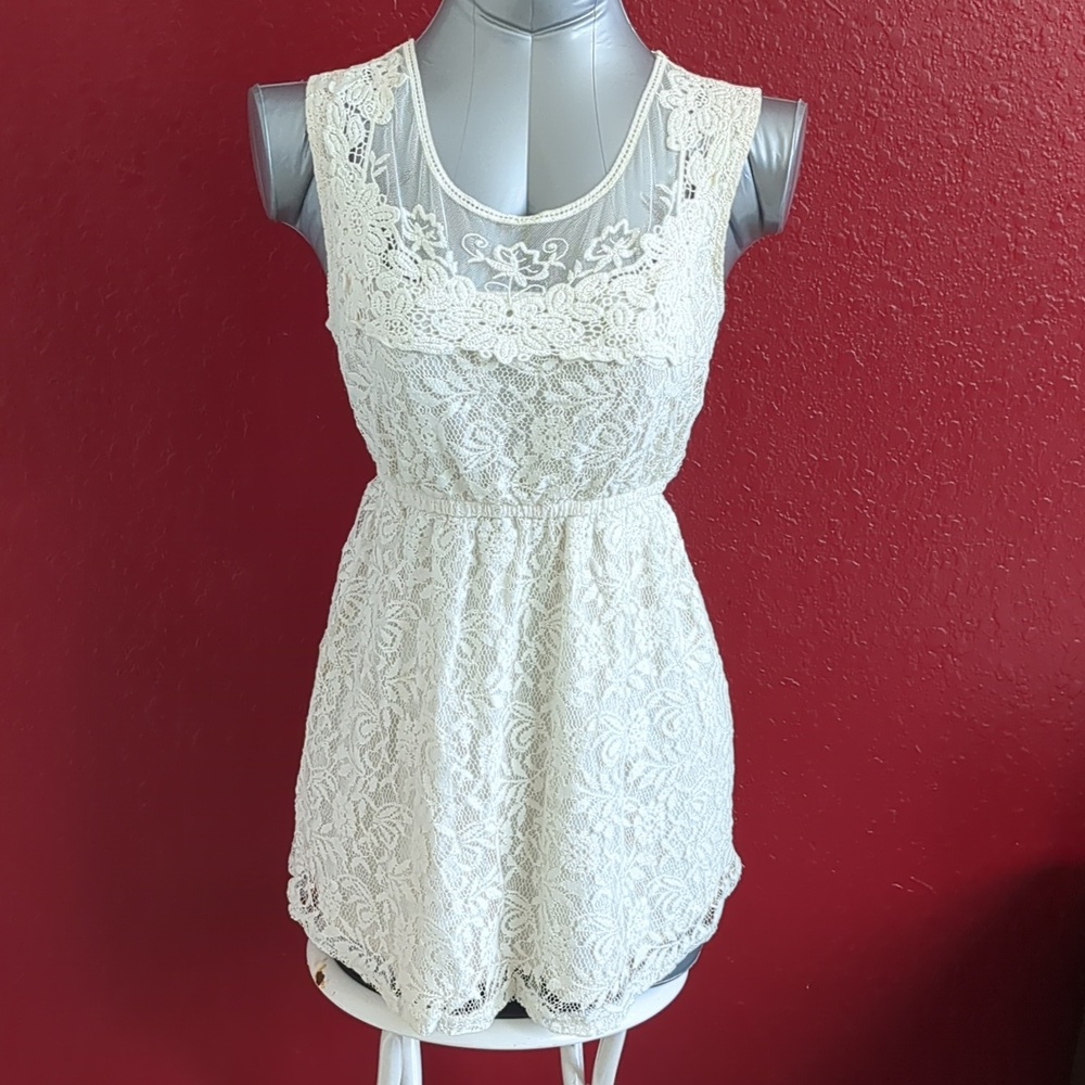MATHERHOOD Maternity Beige Lace/Embroided Sleeveless Empire Waist  Top Size S
